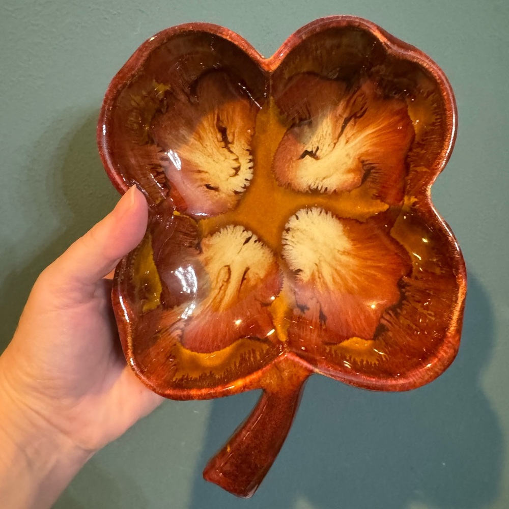 Vintage Dryden Hot Springs Arkansas Pottery Brown Four Leaf Clover Bowl MCM USA